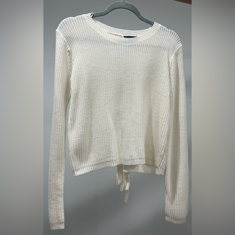 Knitted shirt
Cream 
Size: S